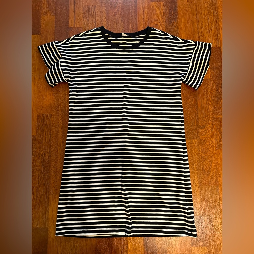 Old Navy Dress - Size Medium